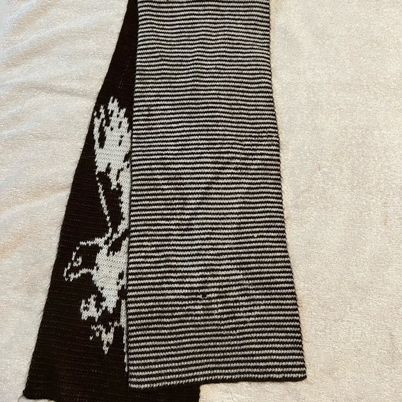 Hand made eagle scarf - Picture 5 of 5